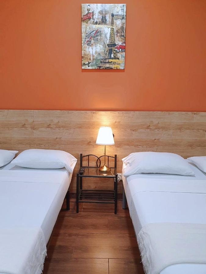 Apartamentos Fuencarral Madrid Buitenkant foto